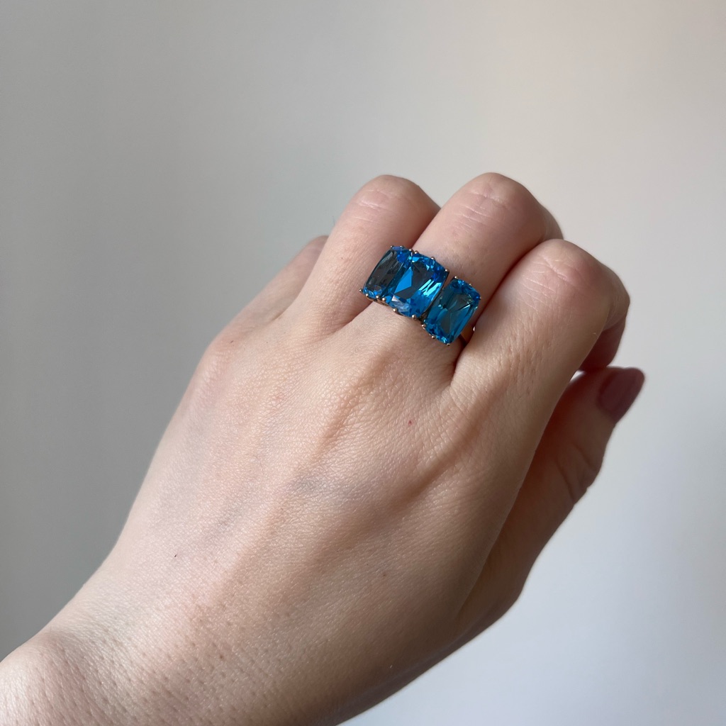 Nwt 10k Gold Light Blue Gemstone 3 Stones Ring